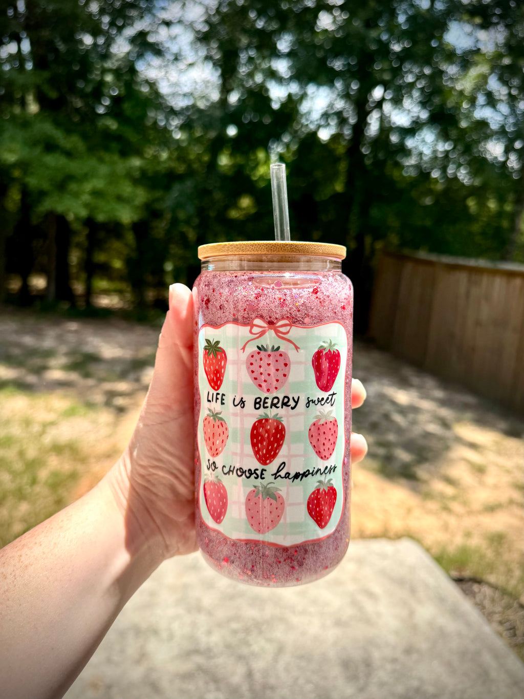 16oz Strawberry Glitter Glass Cup